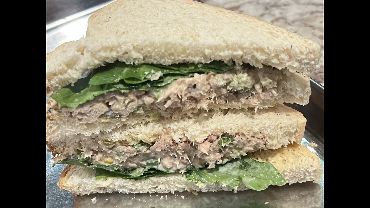 Tuna sandwich