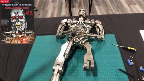 Building the T-800 Terminator Endoskeleton - Pack 9