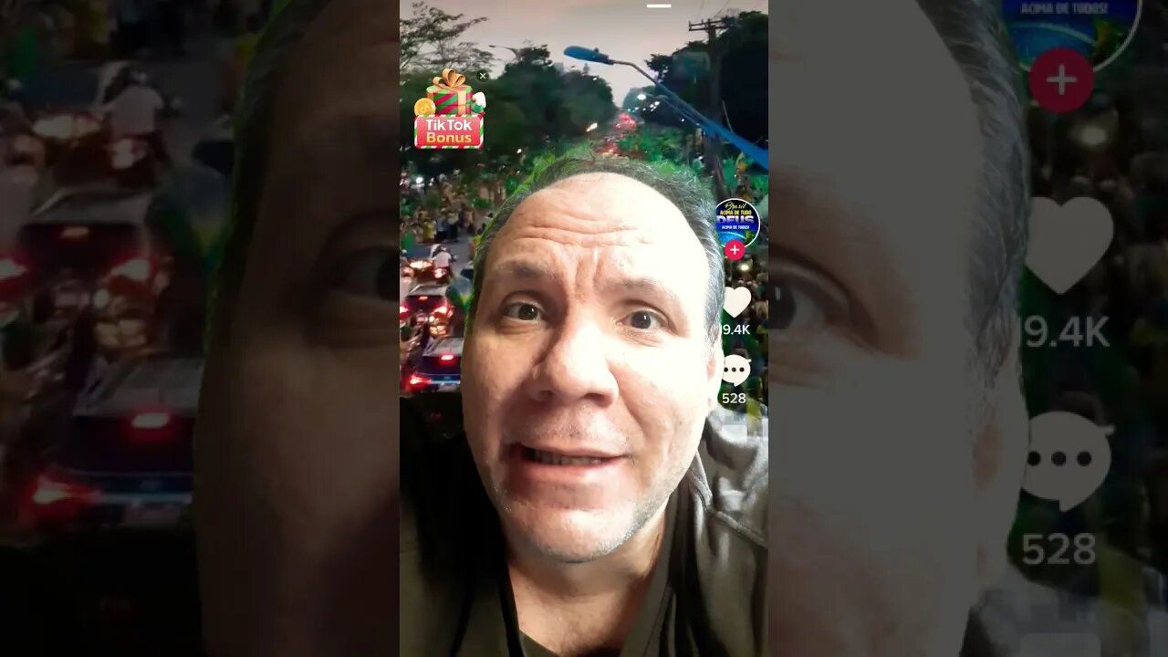 Povo brasileiro nas ruas em nova manifestação
