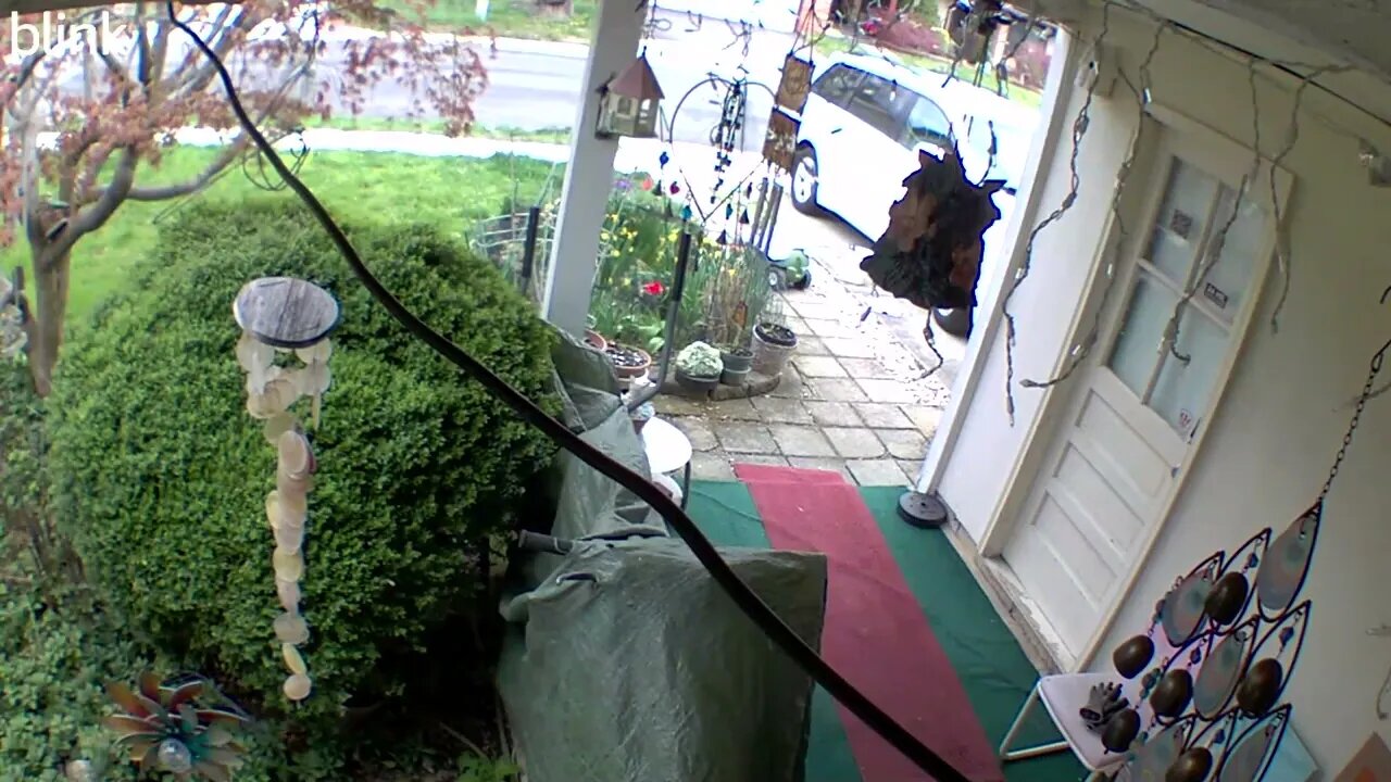 2_WEST_FLOODLIGHT_VIDEO_CAM_2023-04-06T10_48_22-0400.mp4
