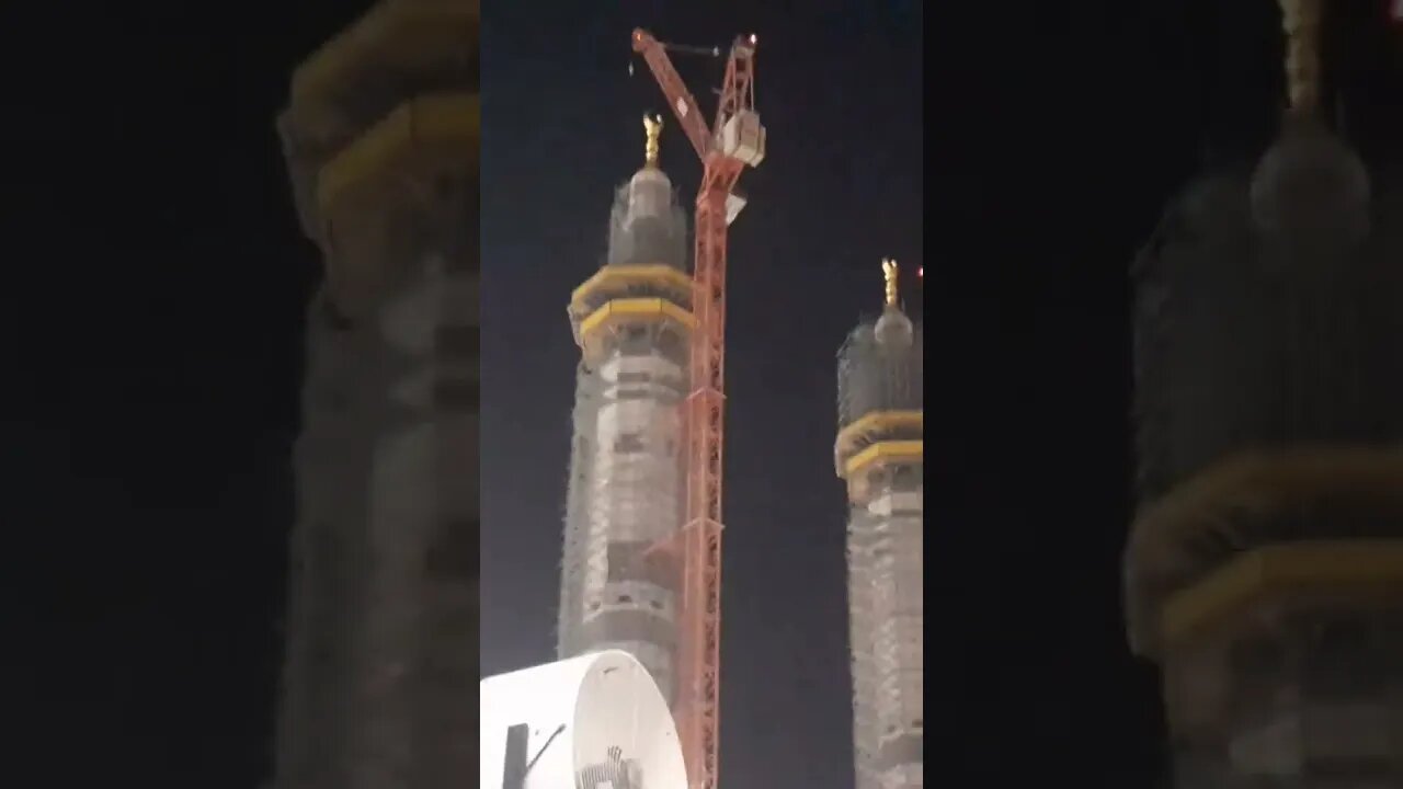 Rush outside of Masjid ul Haram