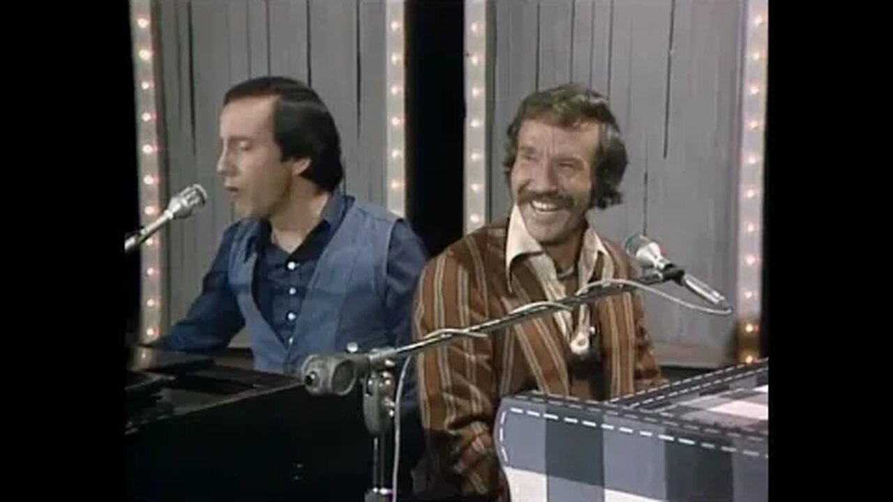 Ray Stevens - "Feel The Music" & Medley on Marty Robbins' Spotlight (1977)