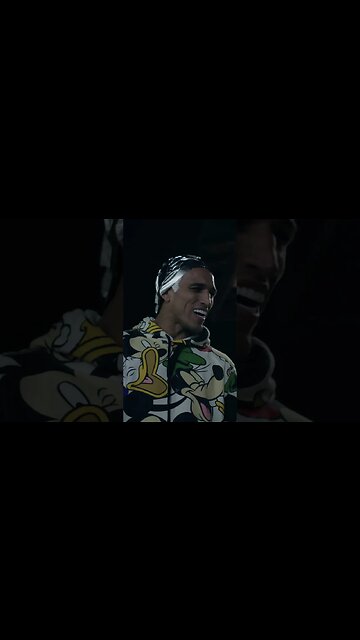 The BLONDE is BACK for Charles Oliveira 👀