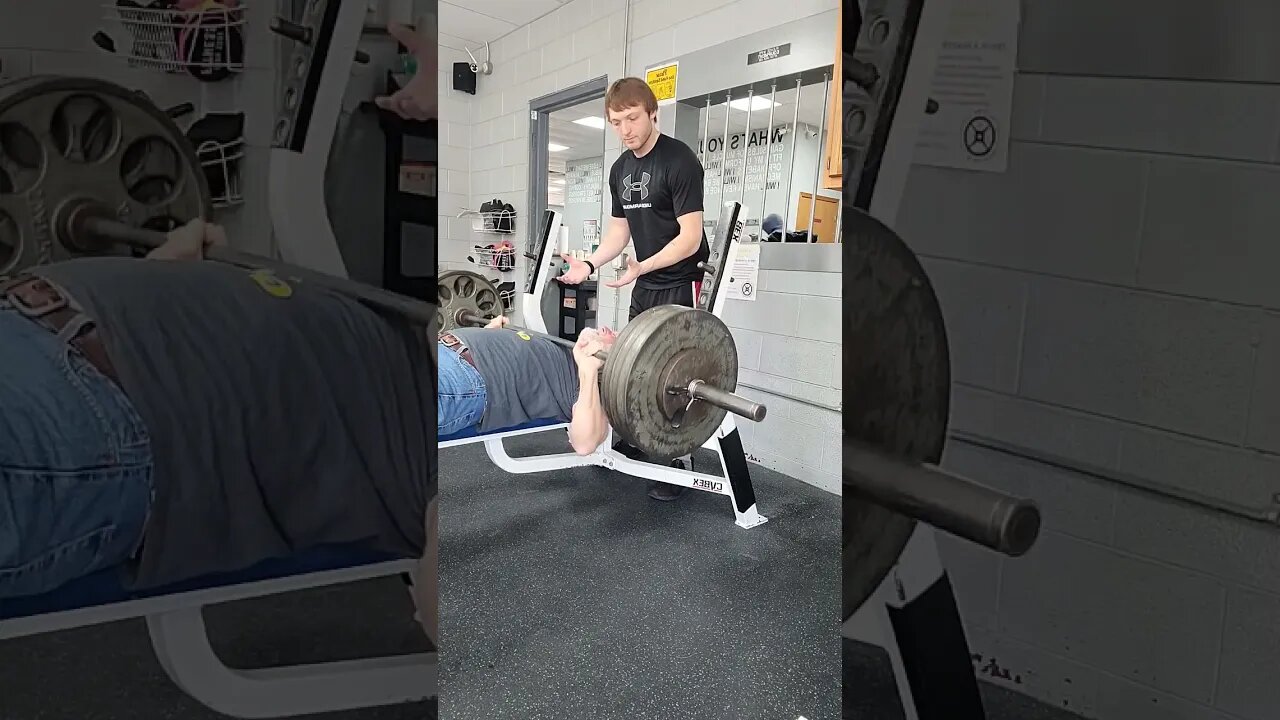 335lbs for reps, Crazy 🤪 old man