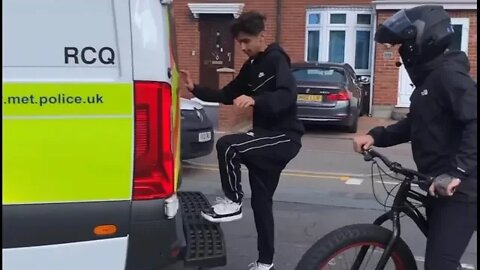ANNOYING MEAT WAGON & FACE PLANTING POLICE VAN 😂