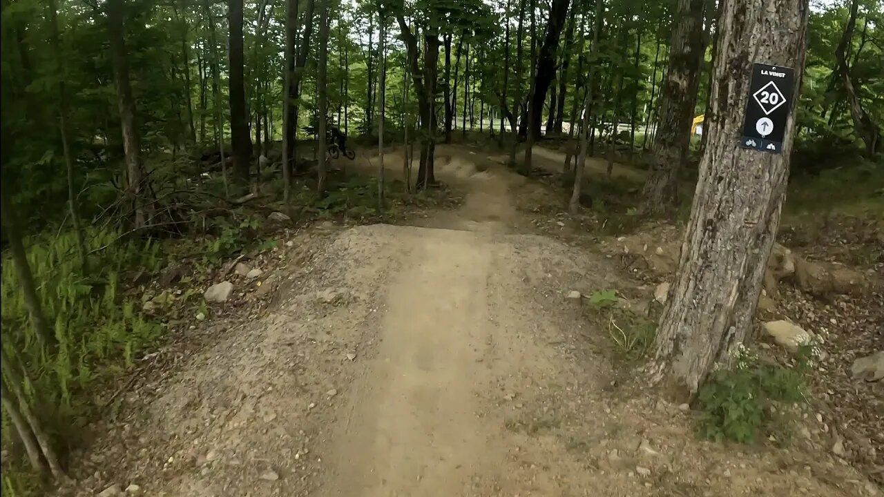 BROMONT DOWNHILL PISTE 7 - 20 BIKE PARK NOIR POV JOSHUA SEND IT