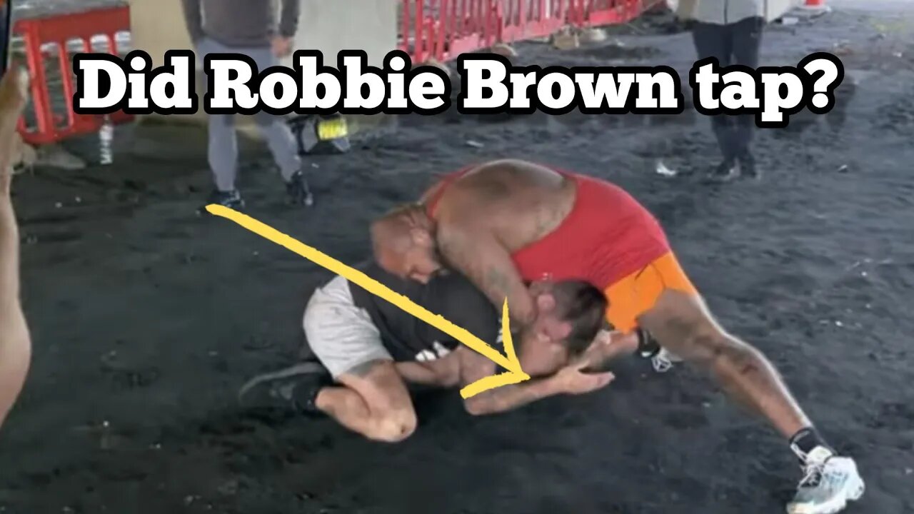 Did Decca Heggie win that fight via choke? did Robbie Brown tap?