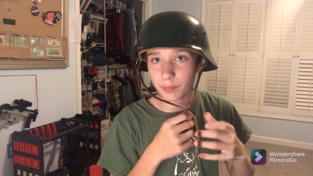 Reviewing a WW2 German helmet