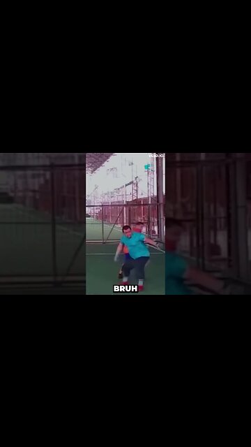 COMEDY MOMENTS IN FOOTBALL 😂🤣 FUNNIEST FAILS 2023 #shorts