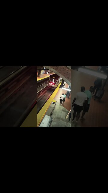 Captivating Metro departure #viralvideo #montreal #subway #train
