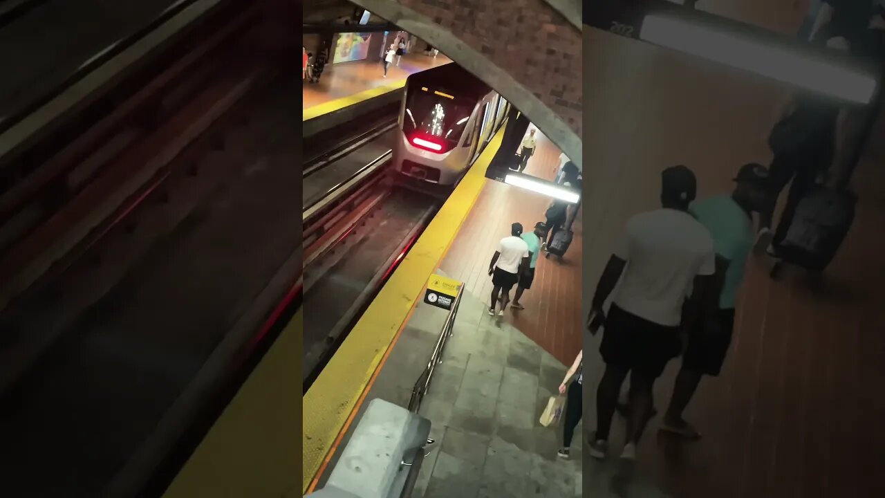 Captivating Metro departure #viralvideo #montreal #subway #train