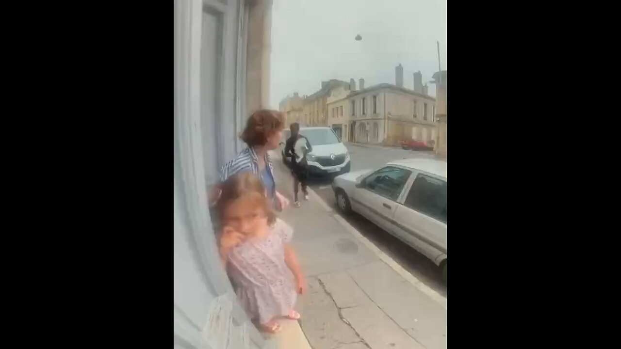 Horrible African stealing children in France