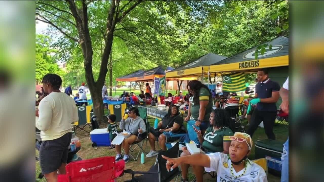 Fans gather to support Bucks in Atlanta
