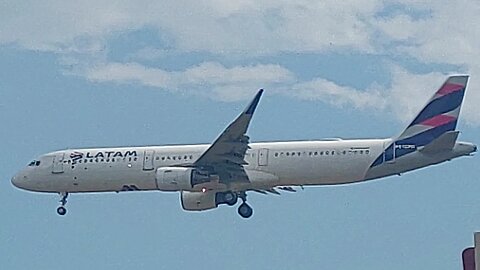 Airbus A321 PT-MXH vindo de Guarulhos para Manaus
