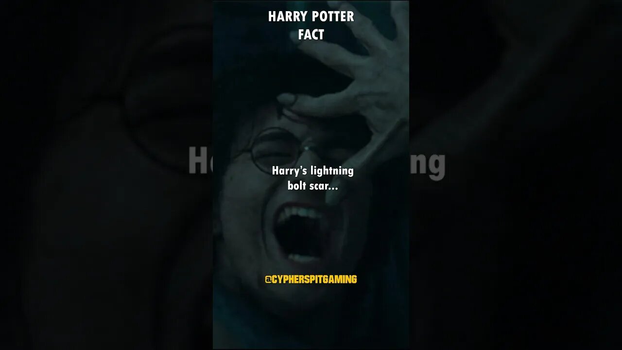 Did you know #harrypotter didn't always have that scar!👾