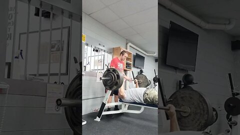 390lbs Raw Bench, Crazy 🤪 old man, add 5 more
