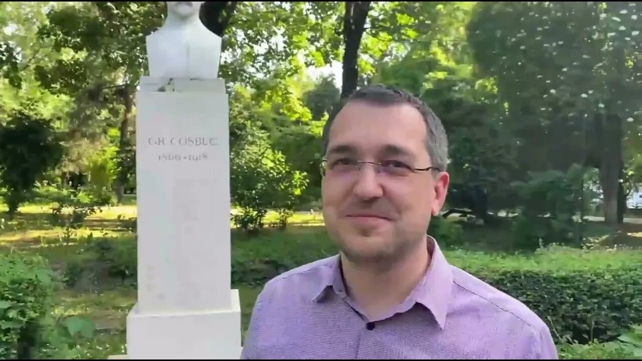 Vlad Voiculescu , fostul ministru al Sănătății, prins cu masca-n vine de un tânăr în București.