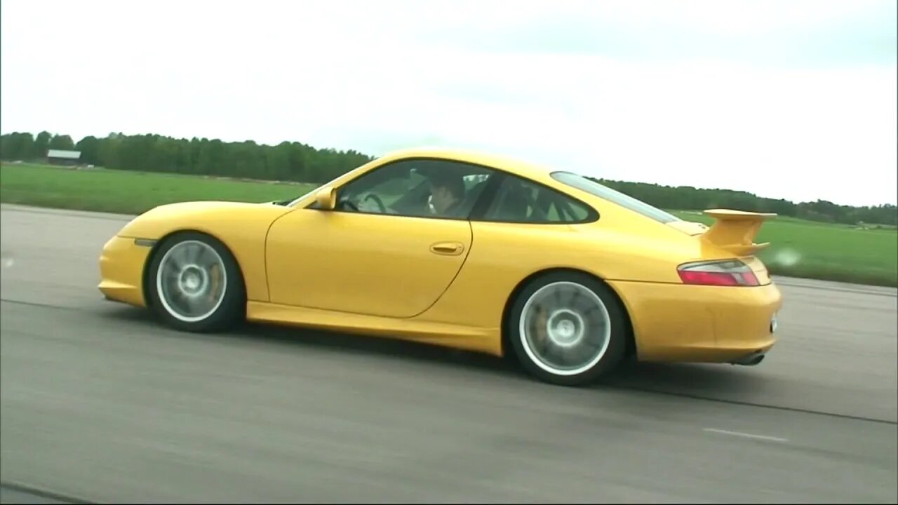 381 HP Porsche 911 GT3 996 Mk II vs Audi R8 4,2 FSI