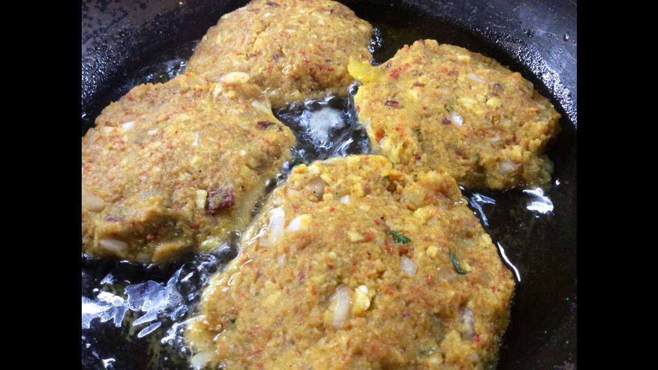 S2 Edition #14 Pan Fry Sweet Potato Cakes w/Side Salad (Bánh Khoai Lang) in Saigon (Original cuisine)