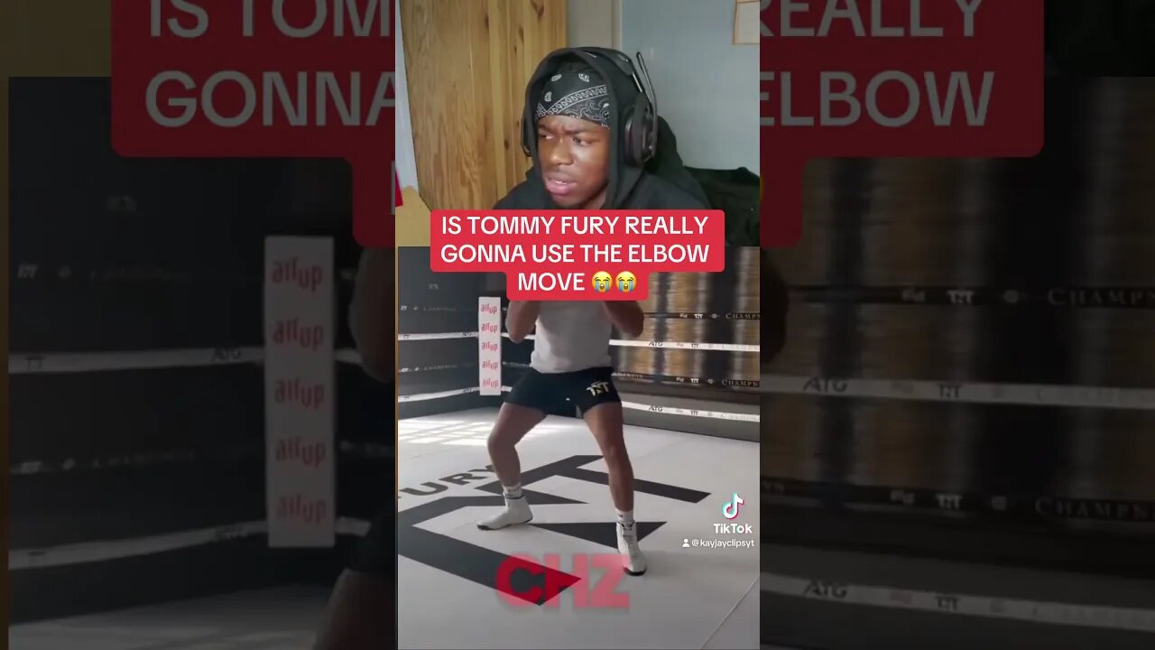 DO YOU THINK HE’LL USE IT 😭 #ksi #ksiclips #ksifury#tommyfury #misfitsboxing#boxing #fightnight