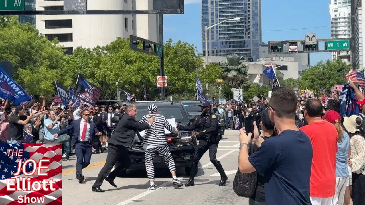 Protester rushes Trump motorcade after leaving federal court in Miami!