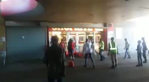 WATCH: Gatesville Shoprite store reopens after looting, truck targeted in Hanover Park (hU6)