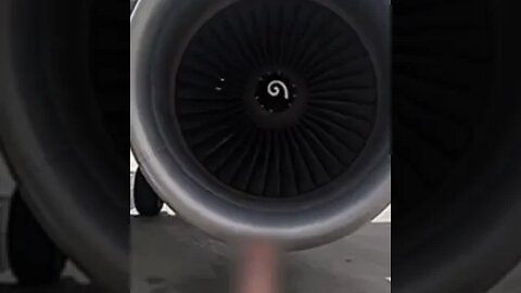 Weird Mesmerizing Effect of Aircraft Engine #ASMR #Aviation #Flying #Pilot