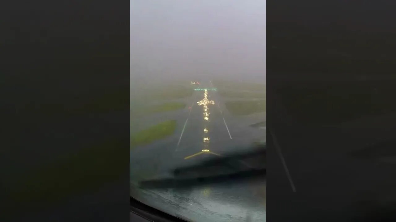 ⚠️Landing in Storm⛔️ #storm #avgeek #weather