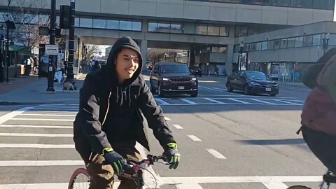 calling the city of Boston on the lights at mass and Harrison that been out for over 24 hours