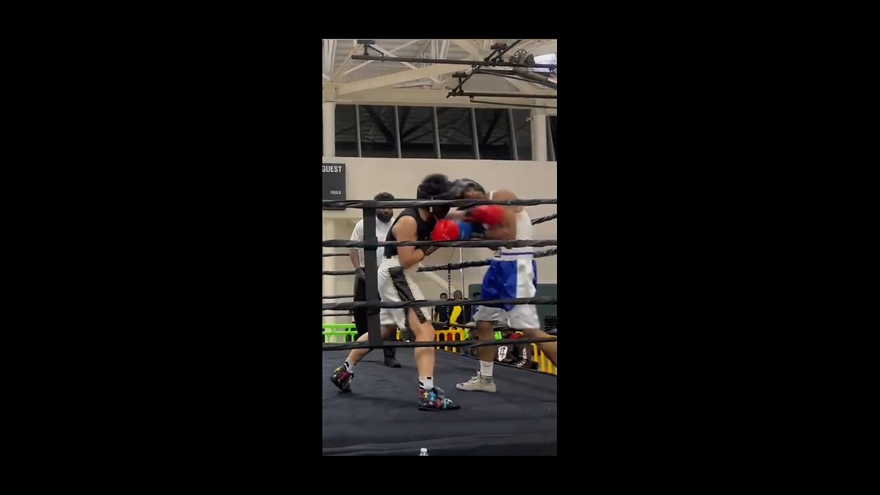 Asian Dude beats Black Boy so Bad He Looks to Run And Quit 🥊💨