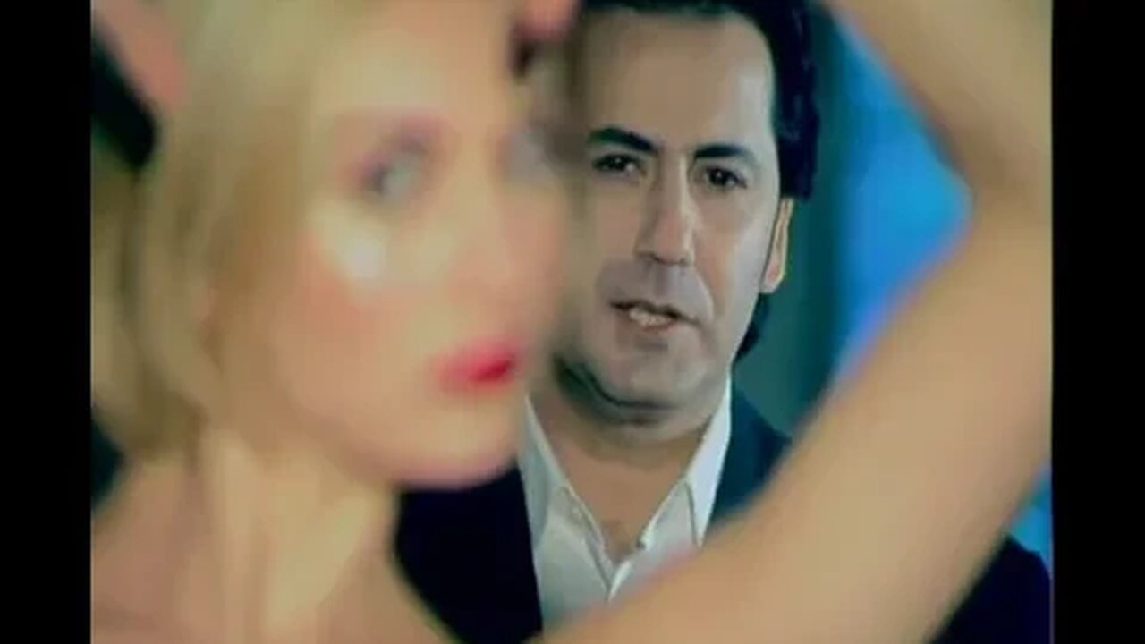 Σαράντης Σαλέας - Πίσω δε γυρνάω (2001) - Official Music Video