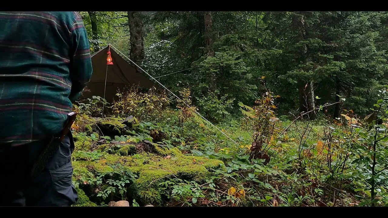 Camping alone in heavy rain and thunder -13