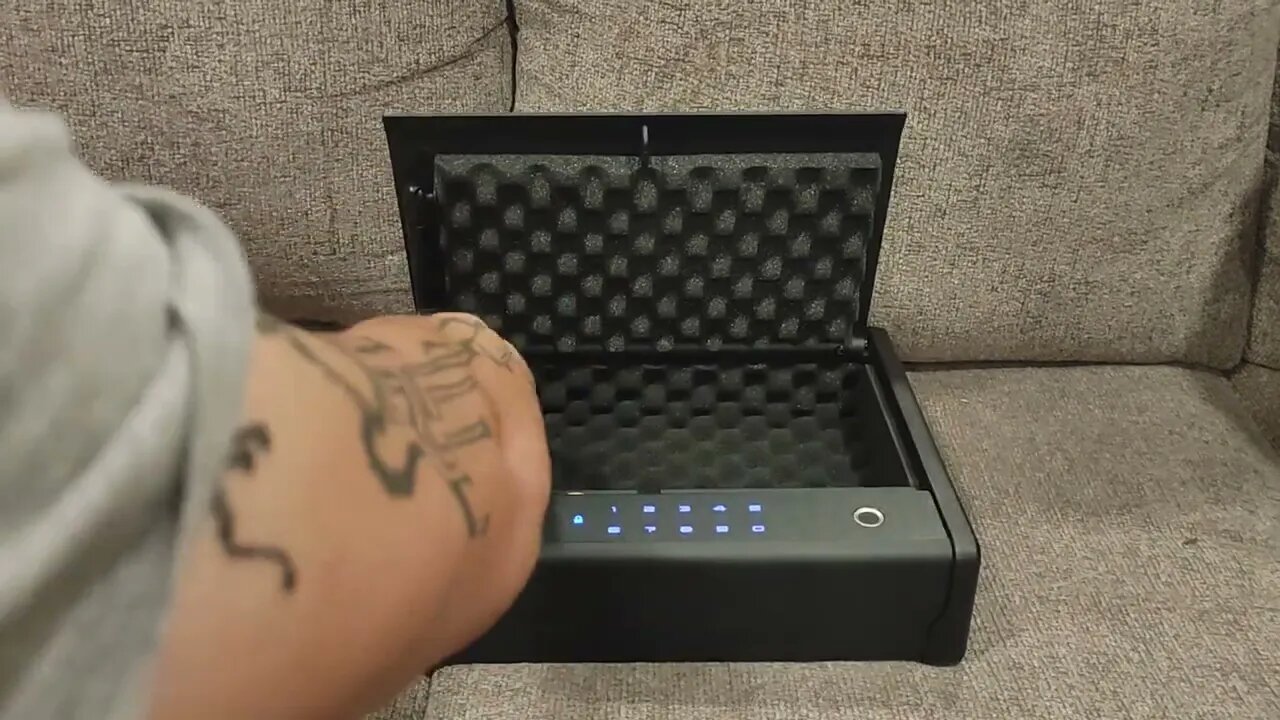 Chacking out A new safe from Bangood! BlackSmith Safe