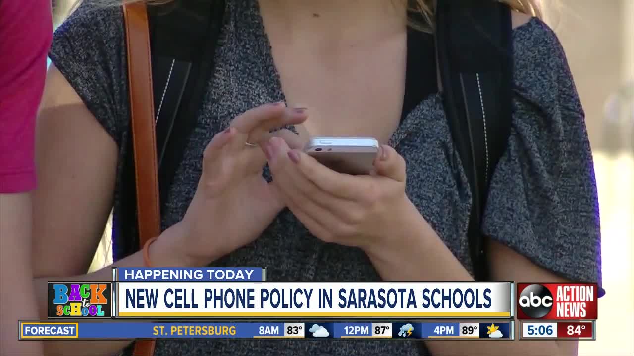 Cell phones banned during class time in Sarasota County schools