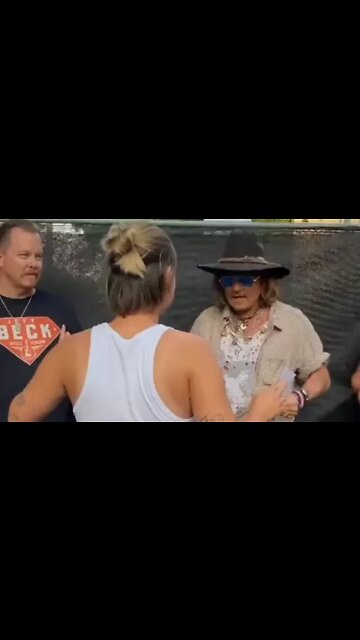 Johnny Depp Loving on the Ladies
