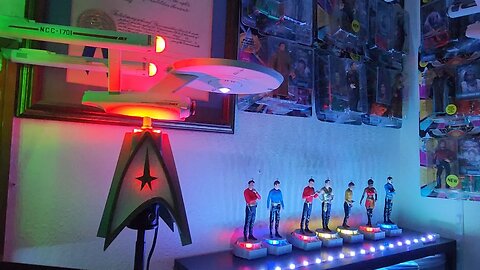 Hallmark Star Trek Enterprise with Full Crew