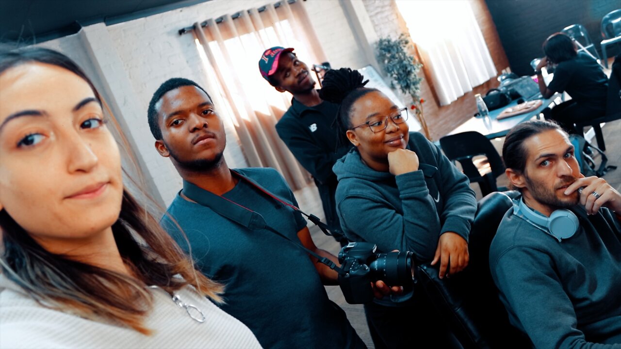 We have NO ACTORS!! 😳 // 001