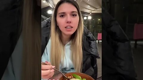 MERGEM LA UN RESTAURANT ITALIENESC #oguritamica #mancare #mancaciosul