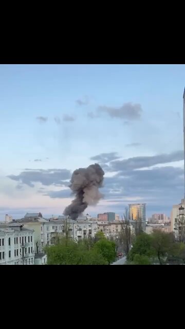 Russian strike on the very center of Kyiv!