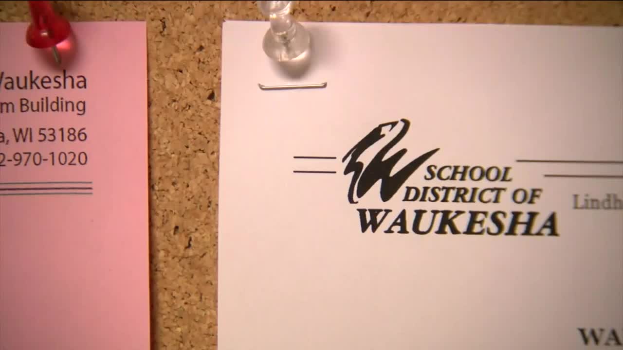 Waukesha School District votes for 'hybrid' learning model to start the school year