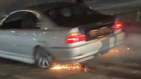 BMW BLOWS TYRES UP DRIFTING
