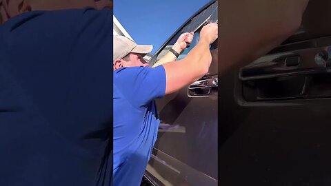 6 year old commentates while Dad tried to get keys out of locked truck