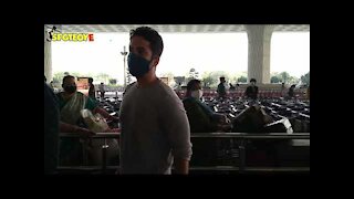 Karishma Tanna and Tusshar Kapoor Spotted at the Airport | SpotboyE