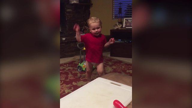 Tot Boy Loves To Dance Alone