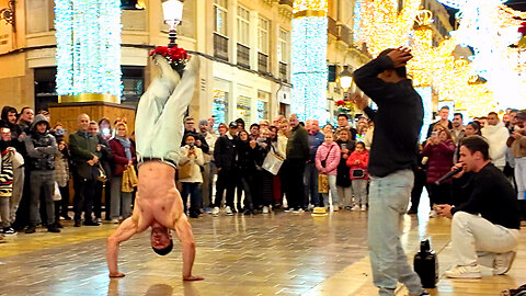 Dazzling Christmas Acrobats & Performers ✨ Holiday Spirit in Málaga [4K]