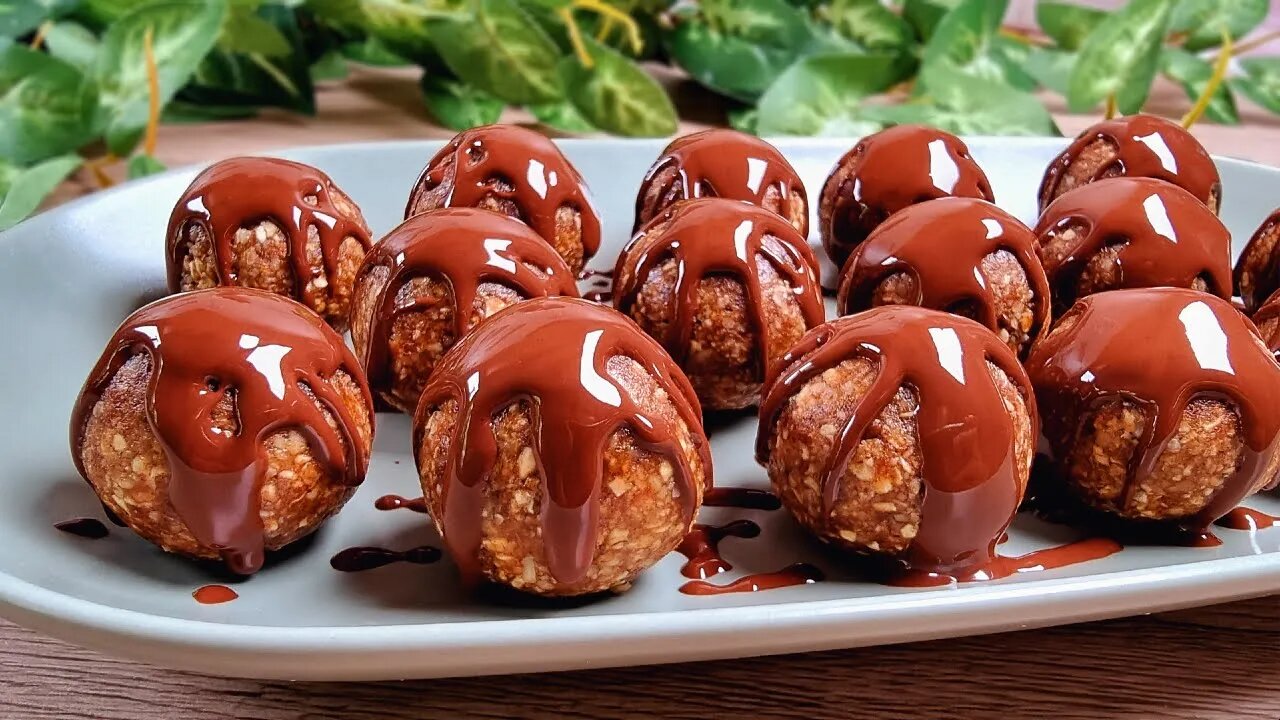 Delicious candies with oats and chocolate. Healthy recipe in 3 minutes! No baking, no added sugar!