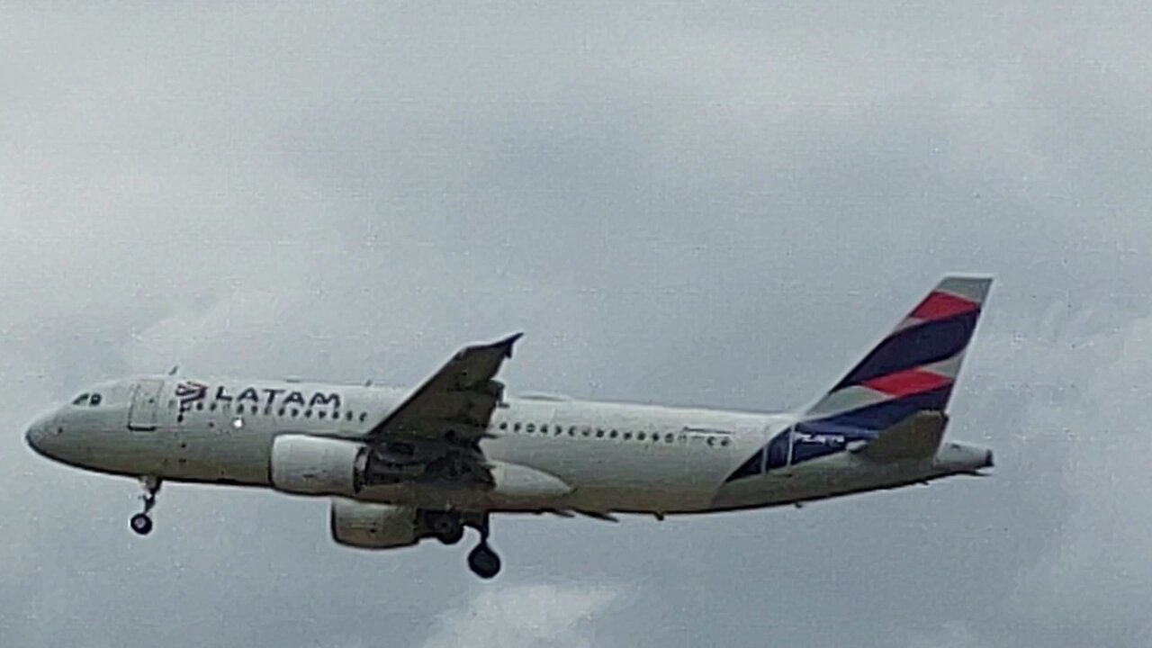 Airbus A320 PR-MYP vindo de Fortaleza para Manaus