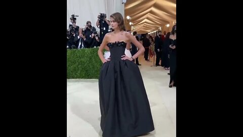 Kaiagerber Wears Oscardelarenta On The 2021 MetGala Red Carpet #shorts