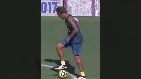 Hit 👍 & SUBSCRIBE for more ⚽️ 🏀 🏈 ⚾️ 🎾 🏐 🏉 🎱Neymar is Dancing With Him 🕺✨ #NEYMARJR #REDBULL