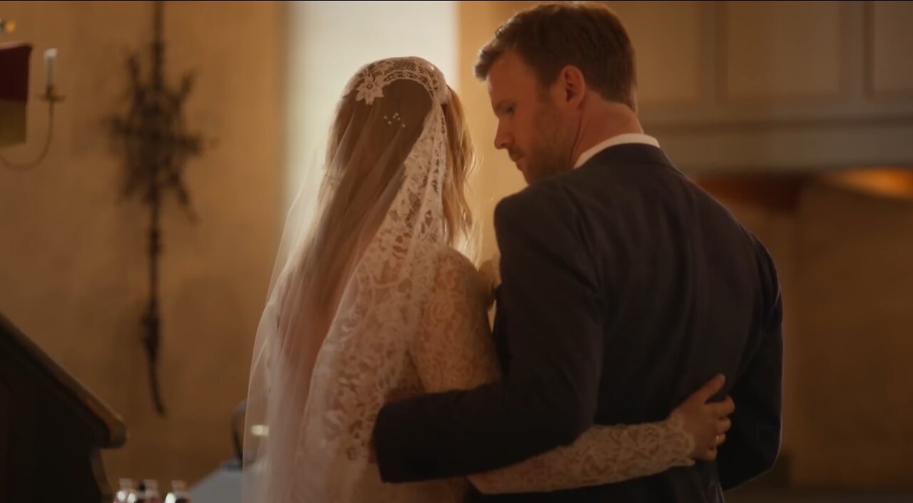 So beautiful! Susanne Sundfør has written a love song: 'alyosha' (Official Music Video)